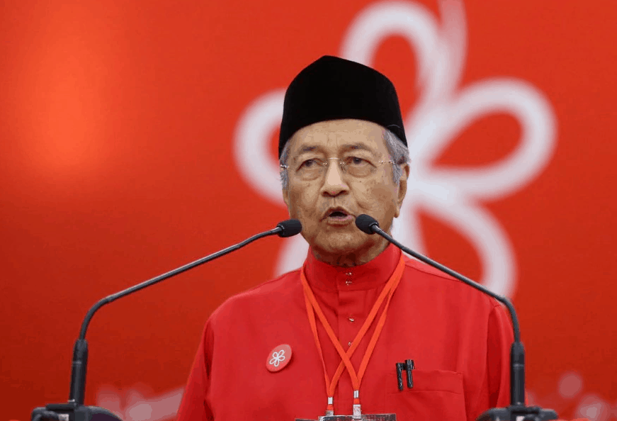 Mahathir Mohamad jawat semula Pengerusi Bersatu