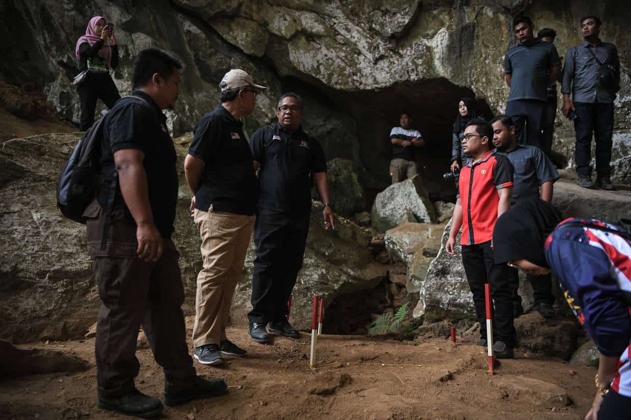 Penemuan artifak zaman Paleolitik ditemui di tiga gua Gunung Pulai