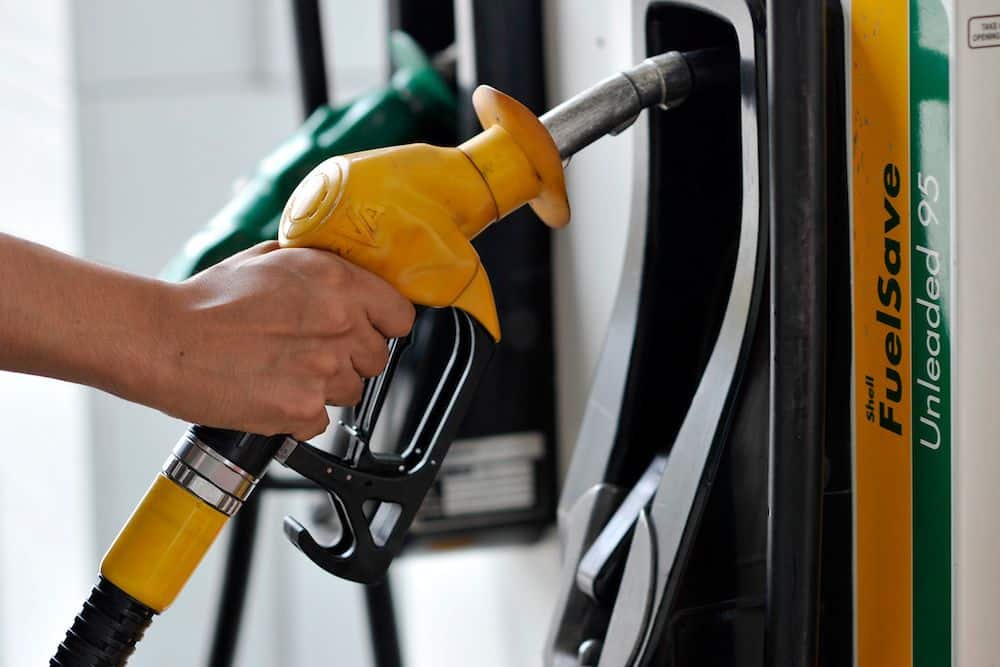 Apa dimaksudkan dengan harga minyak mentah negatif dan impaknya terhadap pengguna?