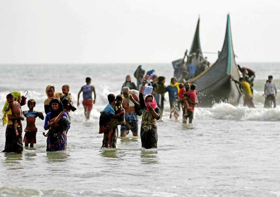 Maritim Malaysia tahan sebuah bot, bawa 202 etnik Rohingya ke Langkawi
