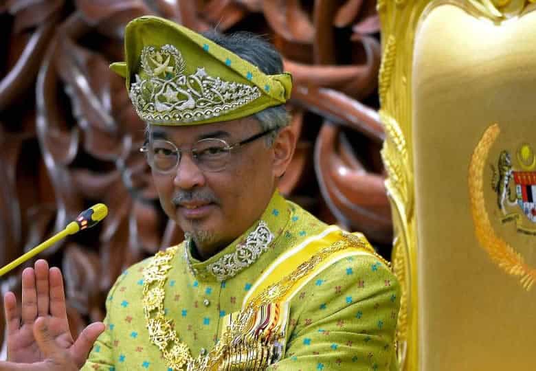 Ramai Anggota Parlimen didakwa tidur, main telefon semasa ucapan Agong – termasuk Najib dan Zahid