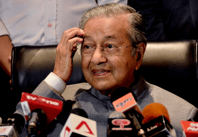 Dr Mahathir mengisyaratkan untuk membentuk parti baru