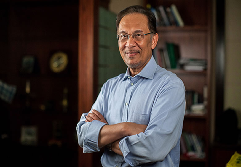 Polisi kamu membingungkan – Anwar kepada kerajaan Perikatan
