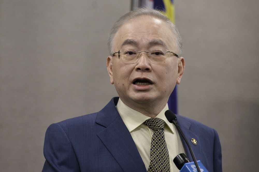 Guan Eng bertindak seperti dia masih CM Pulau Pinang, kata Wee