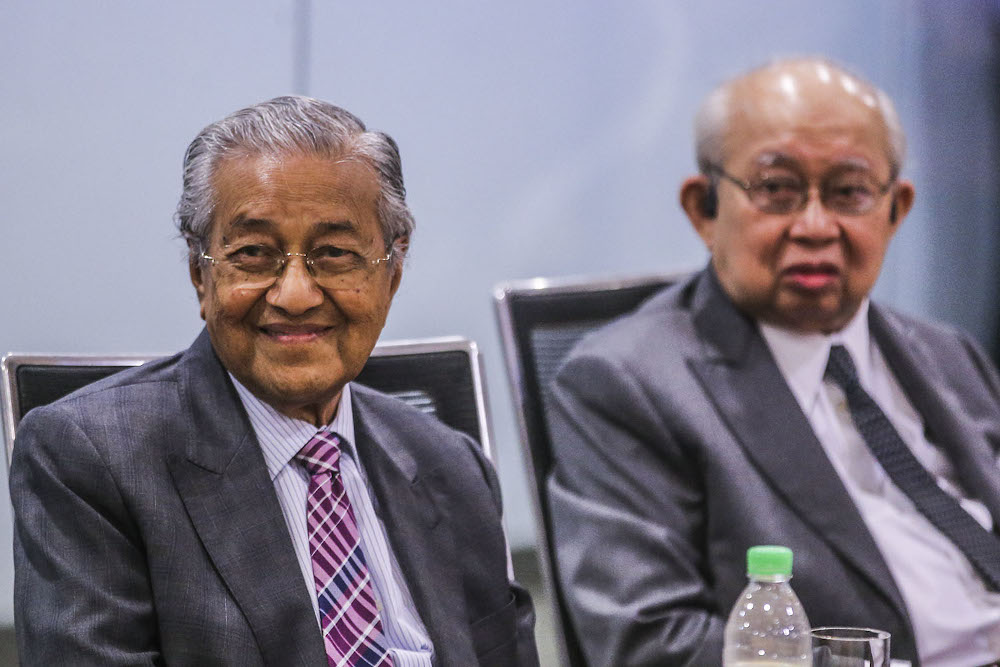 Ku Li tidak menghormati parti itu dengan mengadakan sidang media dengan Dr Mahathir – UMNO