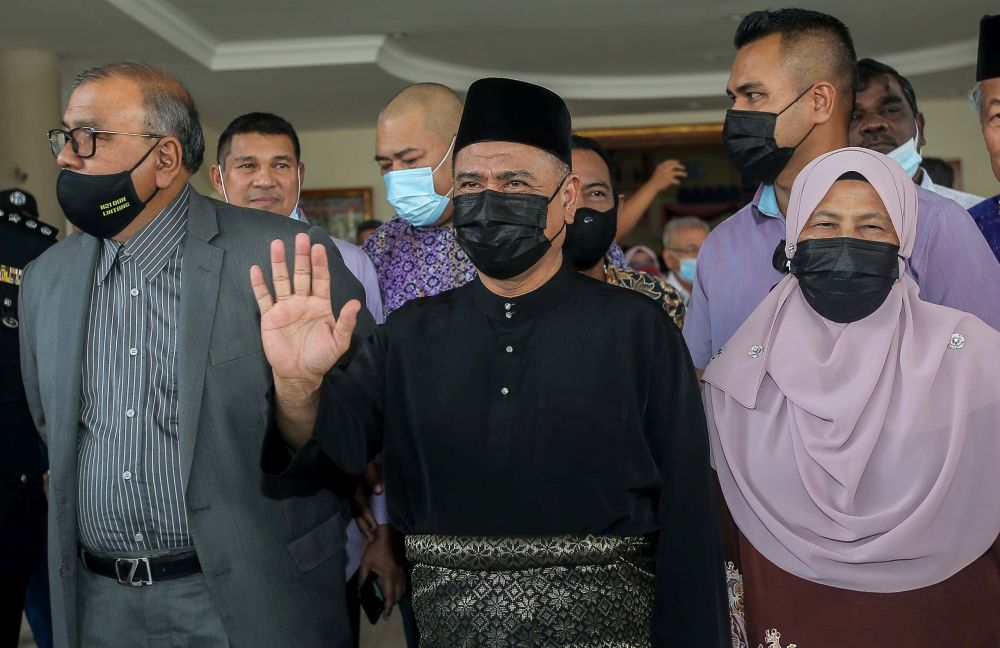 MB Perak baru Saarani memilih empat orang Umno, satu wakil Bersatu