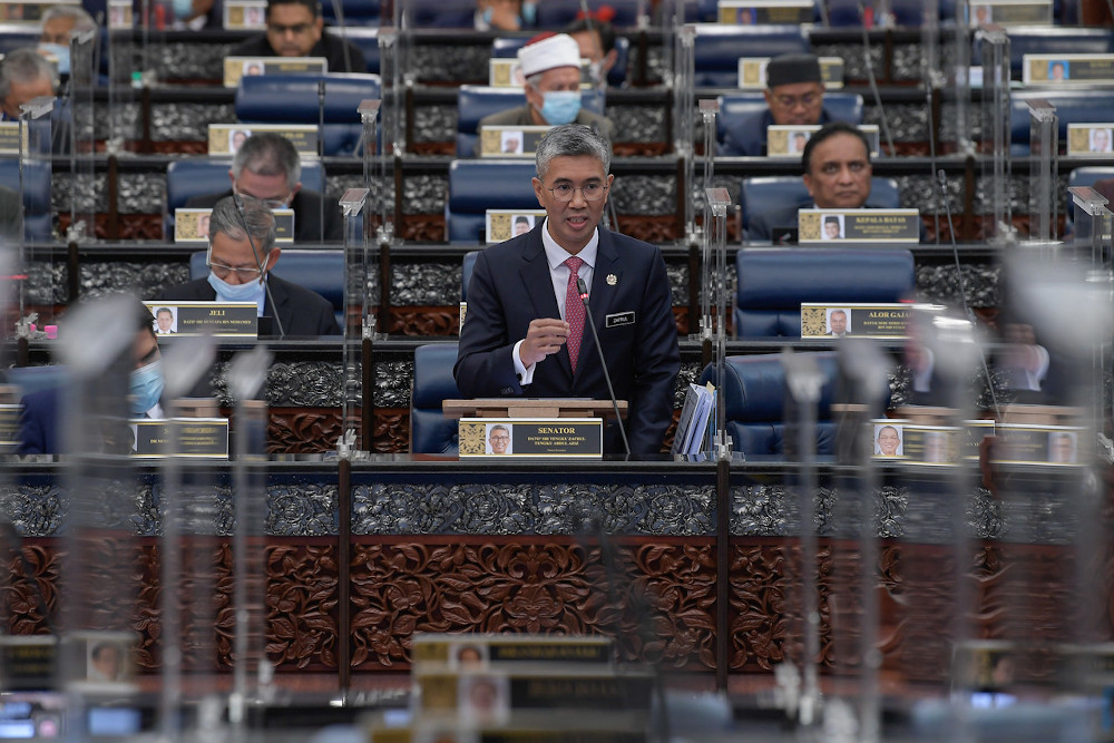 Namakan negara lain yang menggantung Parlimen, tanya Najib