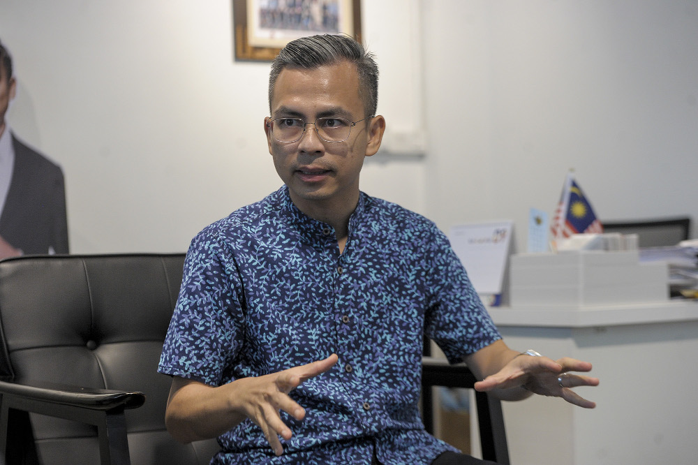 Perikatan Pakatan-BN tidak lebih dari sekadar cakap-cakap
