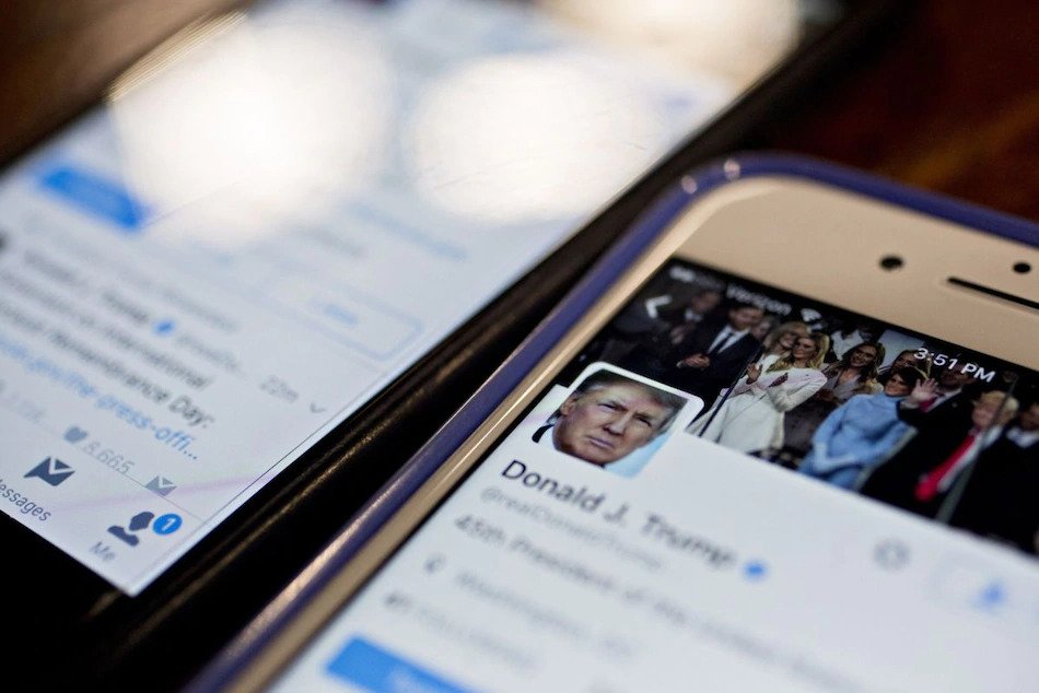 Twitter, Facebook membekukan akaun Trump