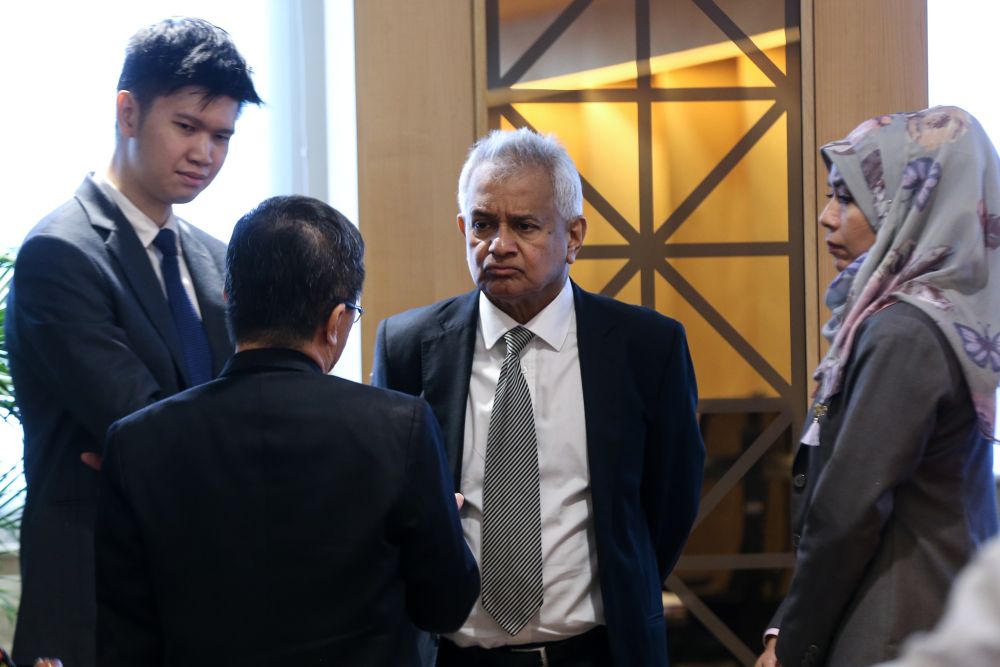 Dr Mahathir menyuarakan rasa kesal melantik Tommy Thomas sebagai peguam negara selepas memoir bom