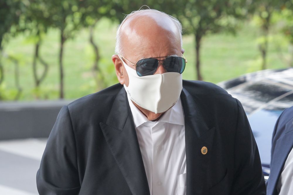 Najib gagal dalam usaha terakhir untuk membatalkan kelayakan Sri Ram sebagai pendakwa utama dalam perbicaraan 1MDB