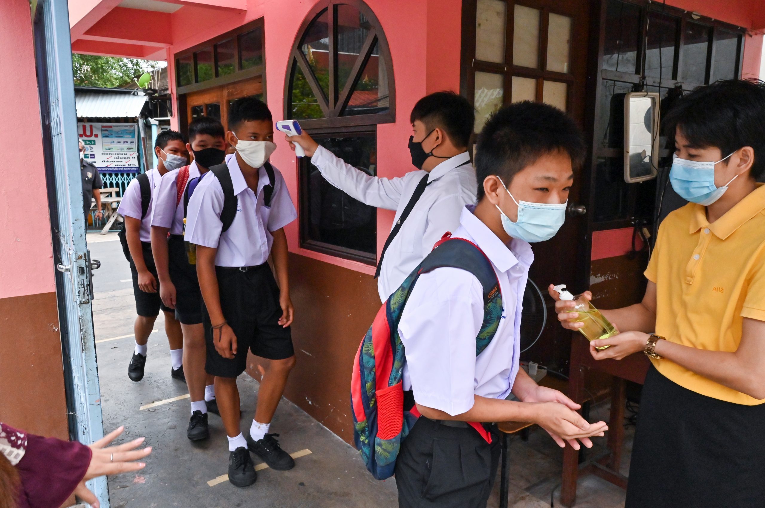 Rakyat marah atas salah faham dari kerajaan, tidak tentu sekolah dibuka semula pada Mac