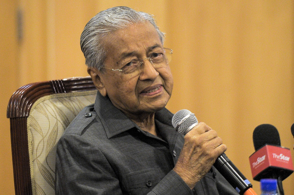 Dr Mahathir mendakwa Ku Li ‘sendirian’ dalam Umno, dan itulah sebabnya kerjasama gagal