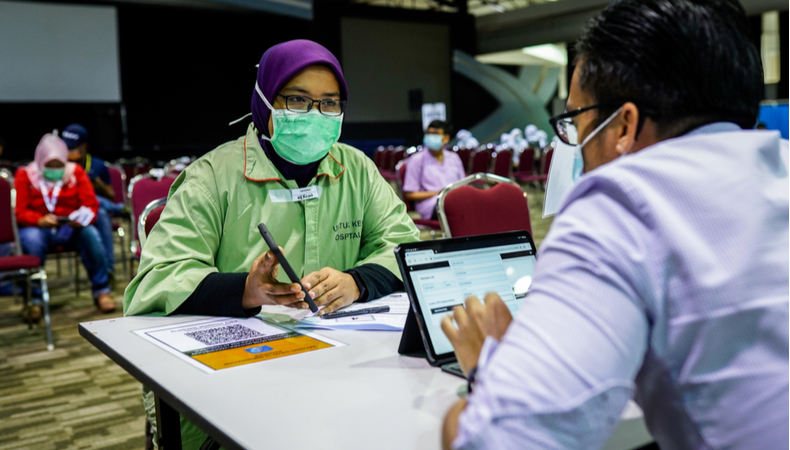 Ahli Parlimen Pakatan mendesak Putrajaya melebihkan ujian, vaksinasi
