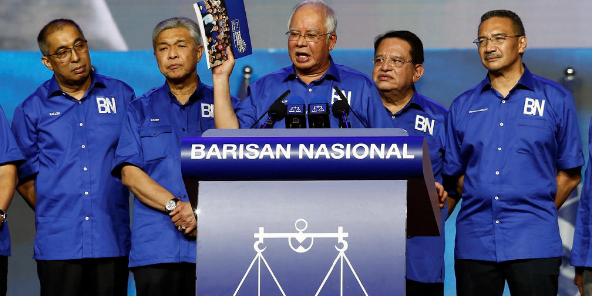 Barisan Nasional (BN) dan UMNO berpecah kepada dua puak yang berbeza