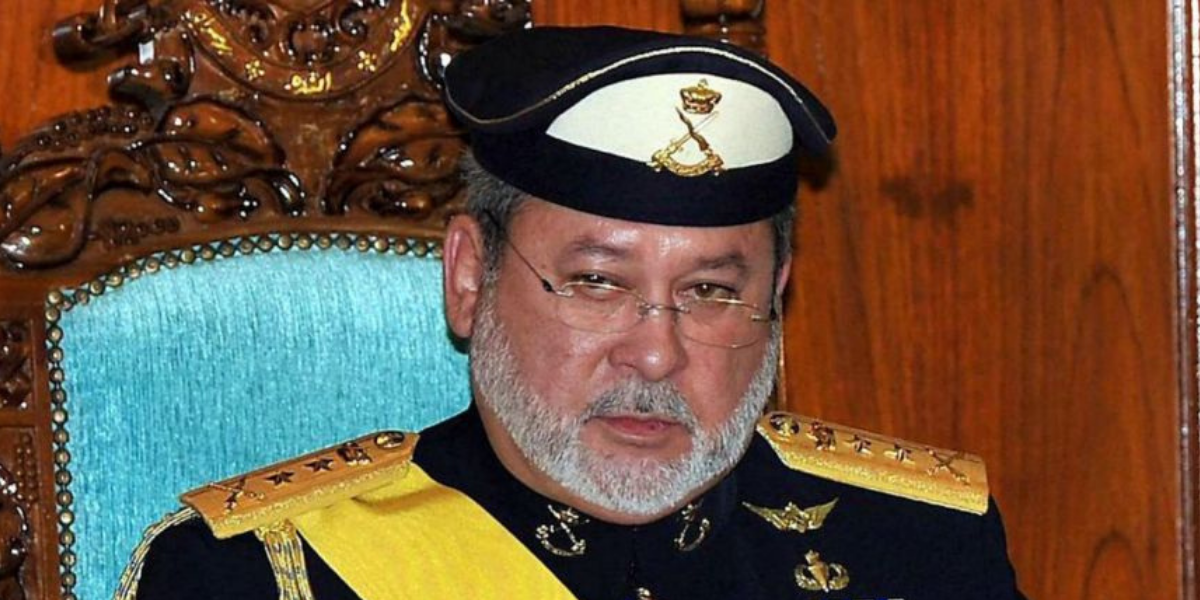 Sultan Johor mengucapkan terima kasih kepada penyanyi Gin Lee, pelakon Ronnie Chieng