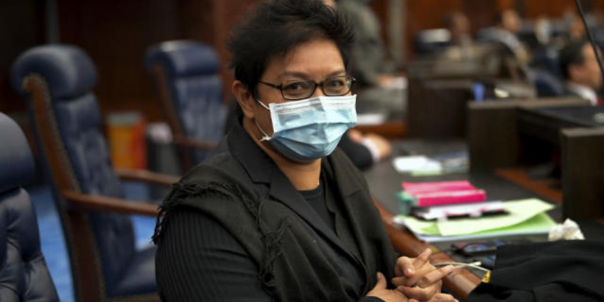 Azalina mengkritik Putrajaya atas rayuan keputusan kewarganegaraan