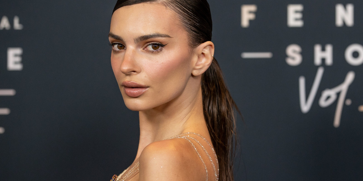 Model AS Emily Ratajkowski mendakwa Jho Low membayarnya AS$25,000 untuk menjadi “teman wanita” Super Bowlnya