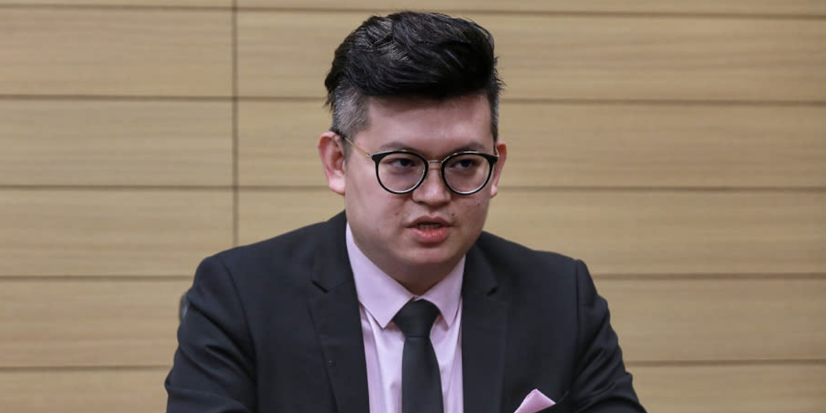 Kelebihan Dr Sim menentang Dr Kelvin Yii dalam ‘pertempuran doktor’ Batu Kawah