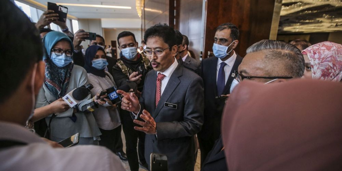Kit Siang mencadangkan Kabinet memberitahu Azam Baki untuk bercuti