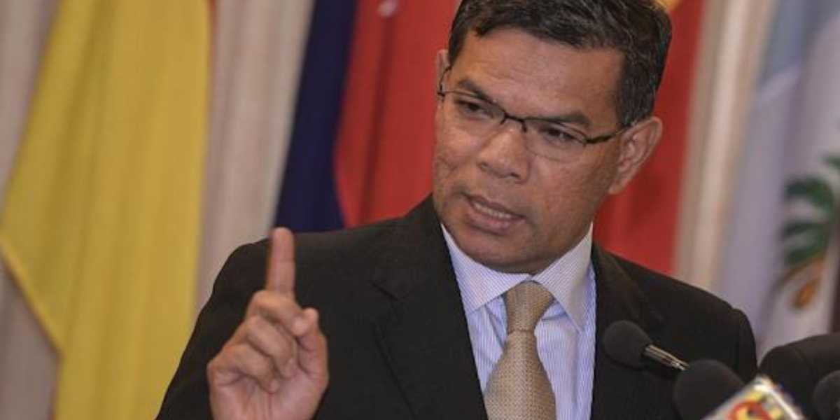 11,000 ahli parti PKR sehaluan dengan Azmin diusir keluar selepas Sheraton Move