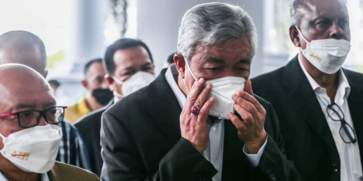 ‘KJ’ antara beberapa nama yang terdapat dalam lejar rekod pembayaran tunai UKSB, perbicaraan mahkamah