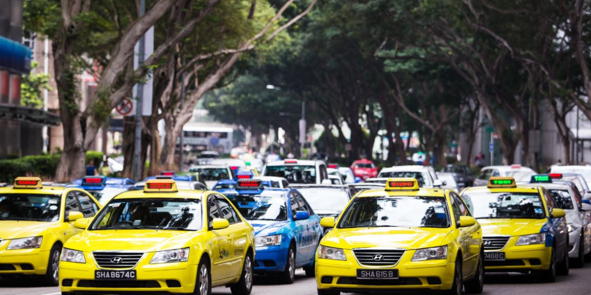 Selepas menjalani hukuman penjara kerana menyerang pemandu teksi, lelaki warga Singapura enggan membayar tambang dan menyerang tiga lagi pemandu