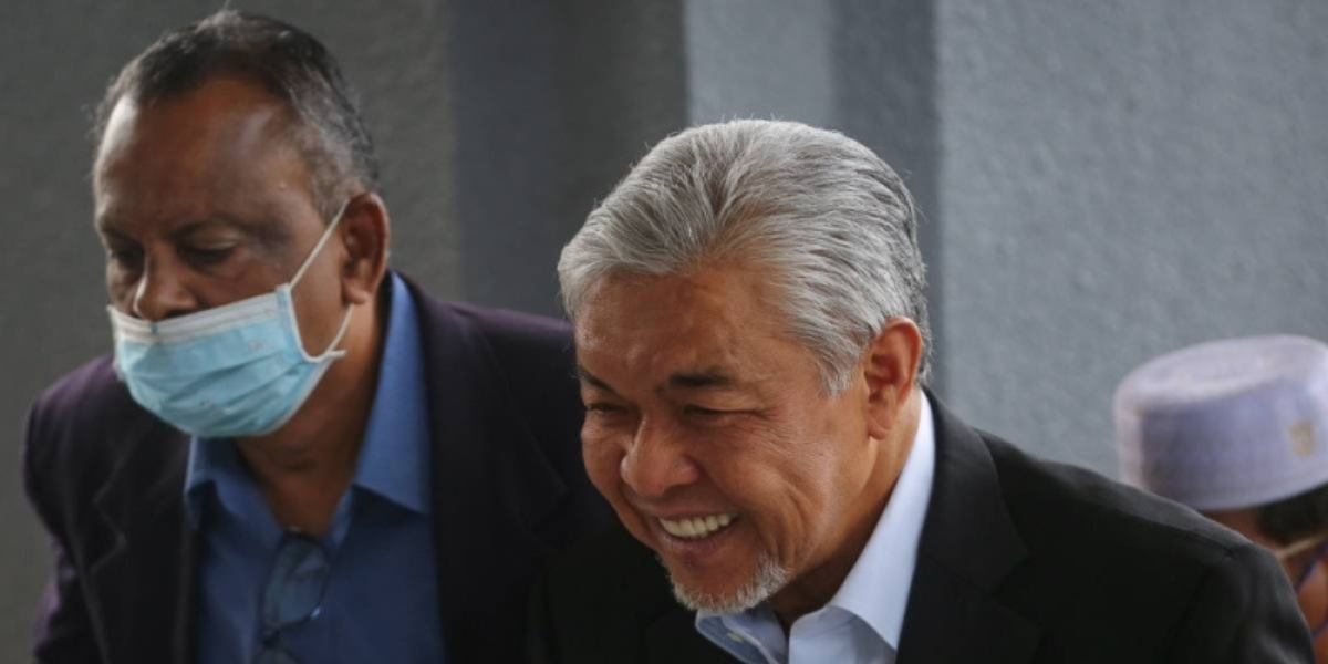 Perbicaraan visa Zahid: Saksi mengesahkan UKSB memberi wang tunai kepada bahagian Umno Rembau milik Khairy