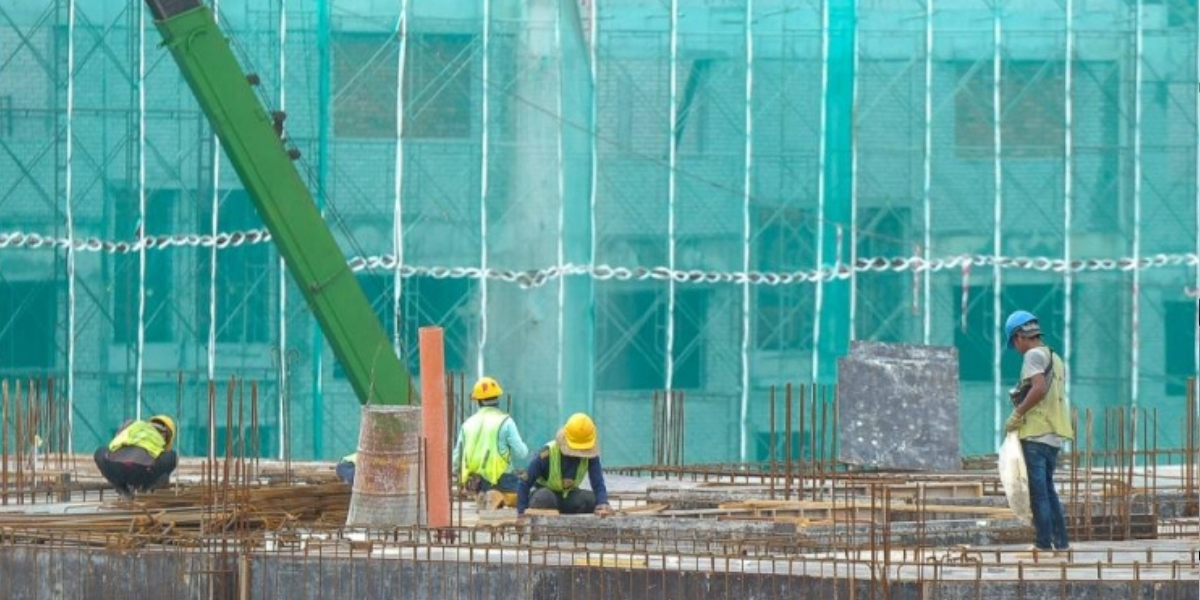 Kumpulan kontraktor Melayu menyokong penangguhan projek pembangunan Putrajaya daripada menghentikannya separuh jalan