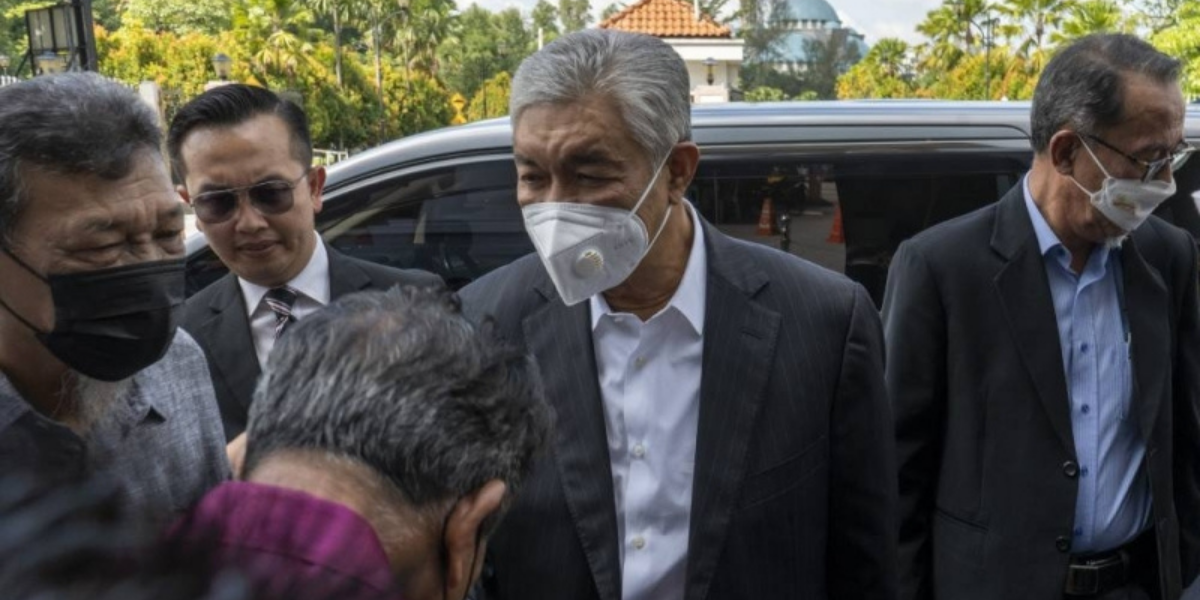Zahid berkata membeli RM5.9 juta ‘banglo’ pada harga diskaun kerana bos Country Heights Lee Kim Yew memerlukan wang segera