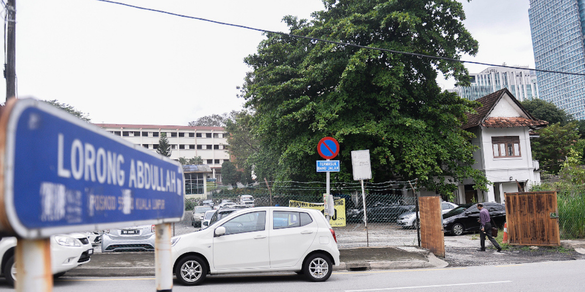 Penduduk Bangsar berkata kerja-kerja pembinaan kondo mewah dimulakan walaupun mereka membantah dan bimbang laluan air bawah tanah di kawasan itu