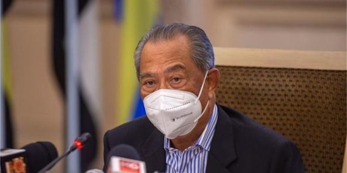 Puad Zarkashi dari Umno meramalkan ketidakstabilan politik lebih teruk jika Muhyiddin memilih Azumu berbanding Azmin sebagai calon TPM Bersatu