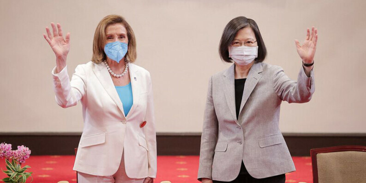 Pelosi memuji masyarakat bebas Taiwan ketika China mengadakan latihan ketenteraan, melepaskan kemarahan