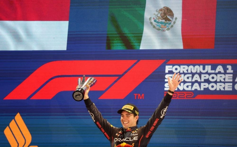 Perez mengekalkan kemenangan Singapura ketika Verstappen meletakkan sambutan gelaran di atas batu