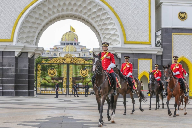 Jalan panjang dan berliku ke PRU15 (atau bagaimana Malaysia mendapat tiga PM dalam satu penggal)