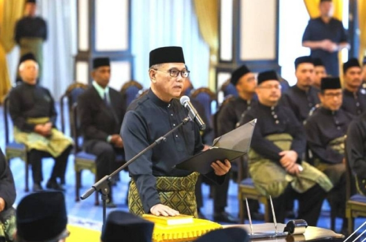 Wan Rosdy mengangkat sumpah sebagai MB Pahang untuk Penggal Kedua
