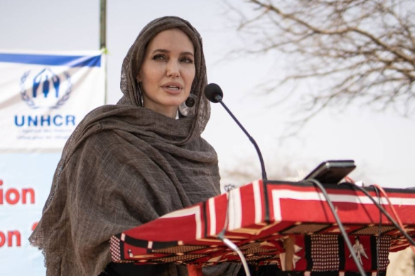 Angelina Jolie Berundur sebagai Duta Pelarian PBB