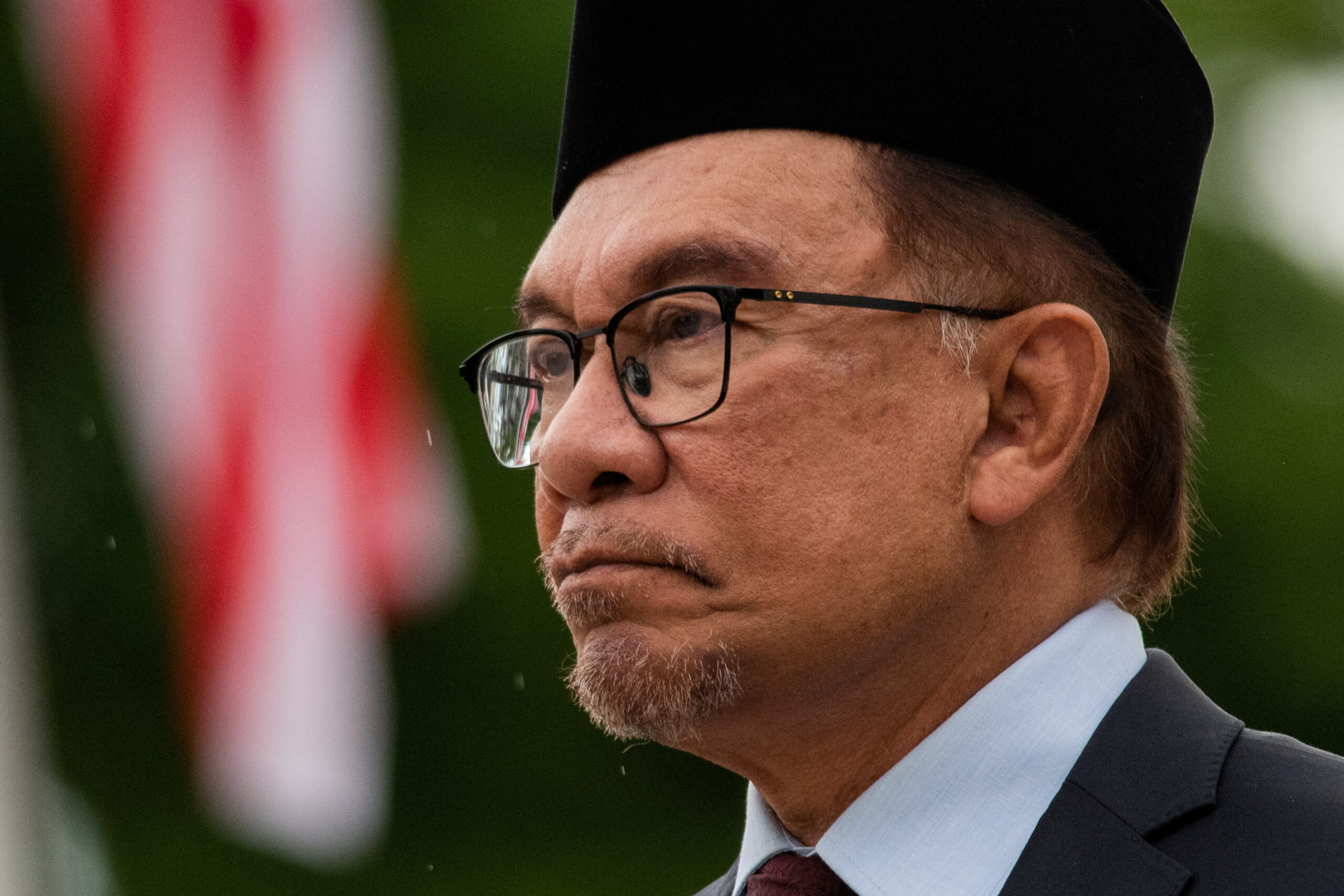 Anwar Ibrahim Umum Kenaikan Subsidi Padi RM500 Setiap Tan