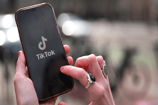 Remaja Terlibat dalam Jualan Gambar Seksi di TikTok