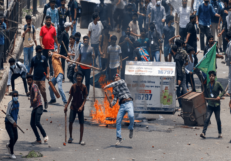 Ketegangan Memuncak di Bangladesh: Penunjuk Perasaan Bakar Bangunan BTV