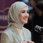 Fazura Balas Tweet Tentang Orang Ketiga, Isyarat Masalah Rumah Tangga?