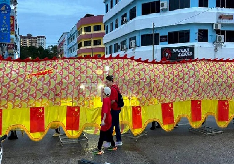 Isu Bendera China di Badan Naga Cetus Kontroversi Baharu