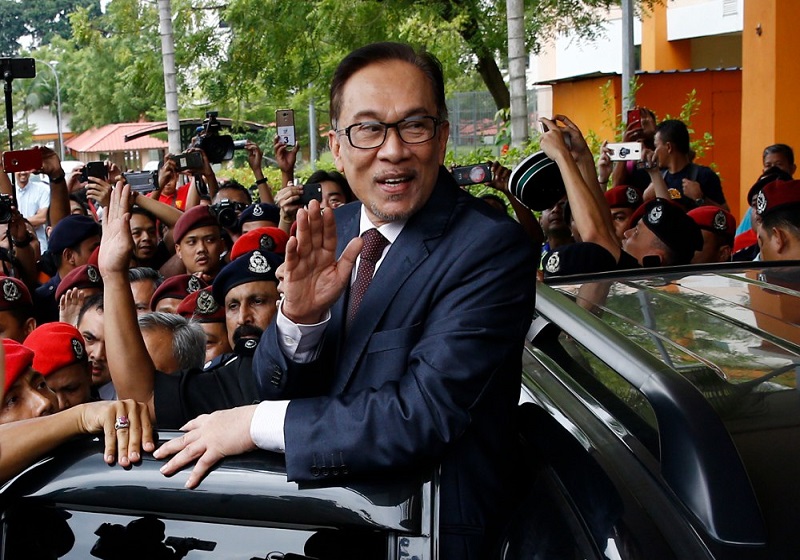AGC Nafi Dakwaan Tun Mahathir Pengampunan Anwar Ibrahim Tidak Sah
