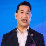 anak rafizi kena serang