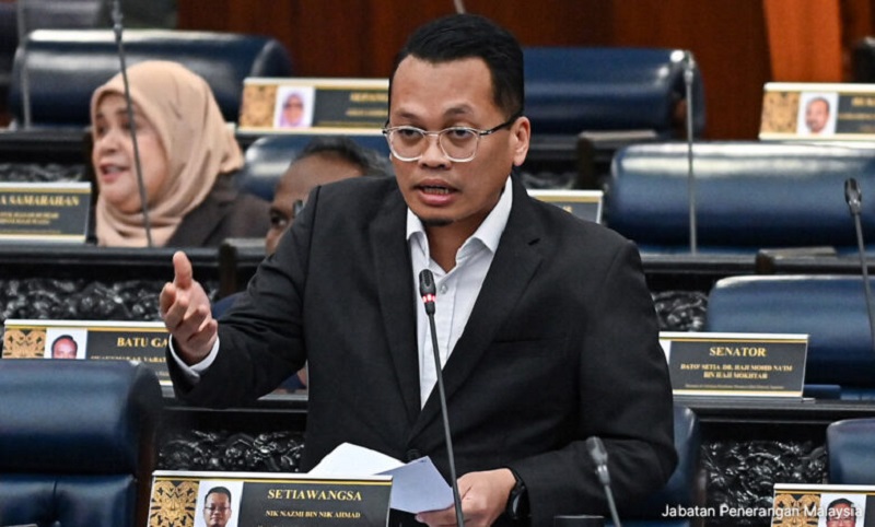 nik nazmi fadhlina sidek
