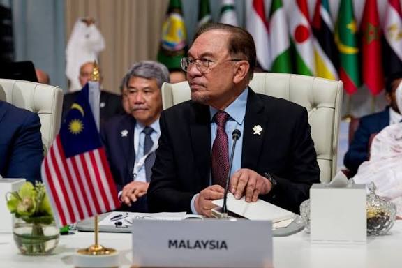 Anwar Desak Dunia Putus Hubungan Diplomatik dengan Israel