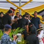 wanita peluk sultan nazrin