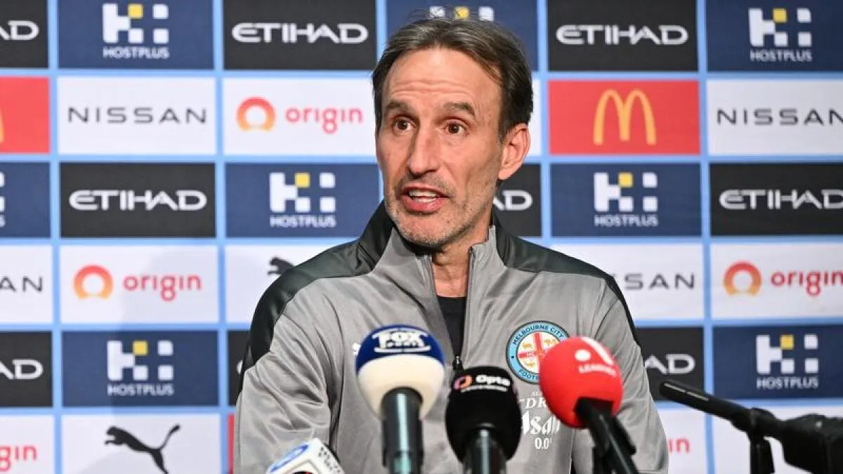 jurulatih melbourne city