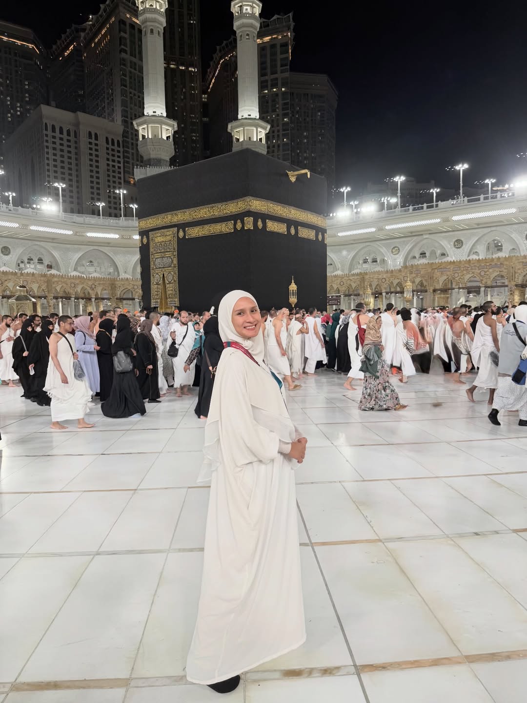 suami neera azizi digantung tugas