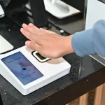 bayar guna tapak tangan